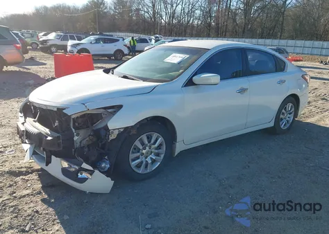 2015 Nissan Altima 2.5 S z USA, uszkodzony, nr VIN 1N4AL3AP1FC454859